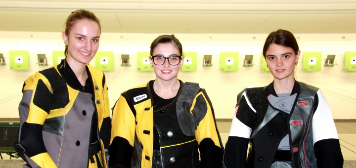 Die erfolgreiche Tiroler Mannschaft: Viktoria Müller, Marie-Theres Auer (Rang 1) und Franziska Stefani (Rang 5).Foto: C. Kramer